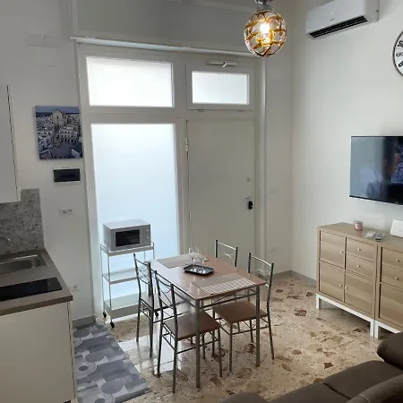 Casetta25 Μαρτίνα Φράνκα